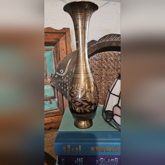 Brass floral etched vintage vase - Picture 3 of 7